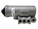 Side profile view of the Bendix D-2 air governor (part number 275491), showing the cast housing with the embossed Bendix logo, part number 277862 77, and the pressure label. Code: 8167476.